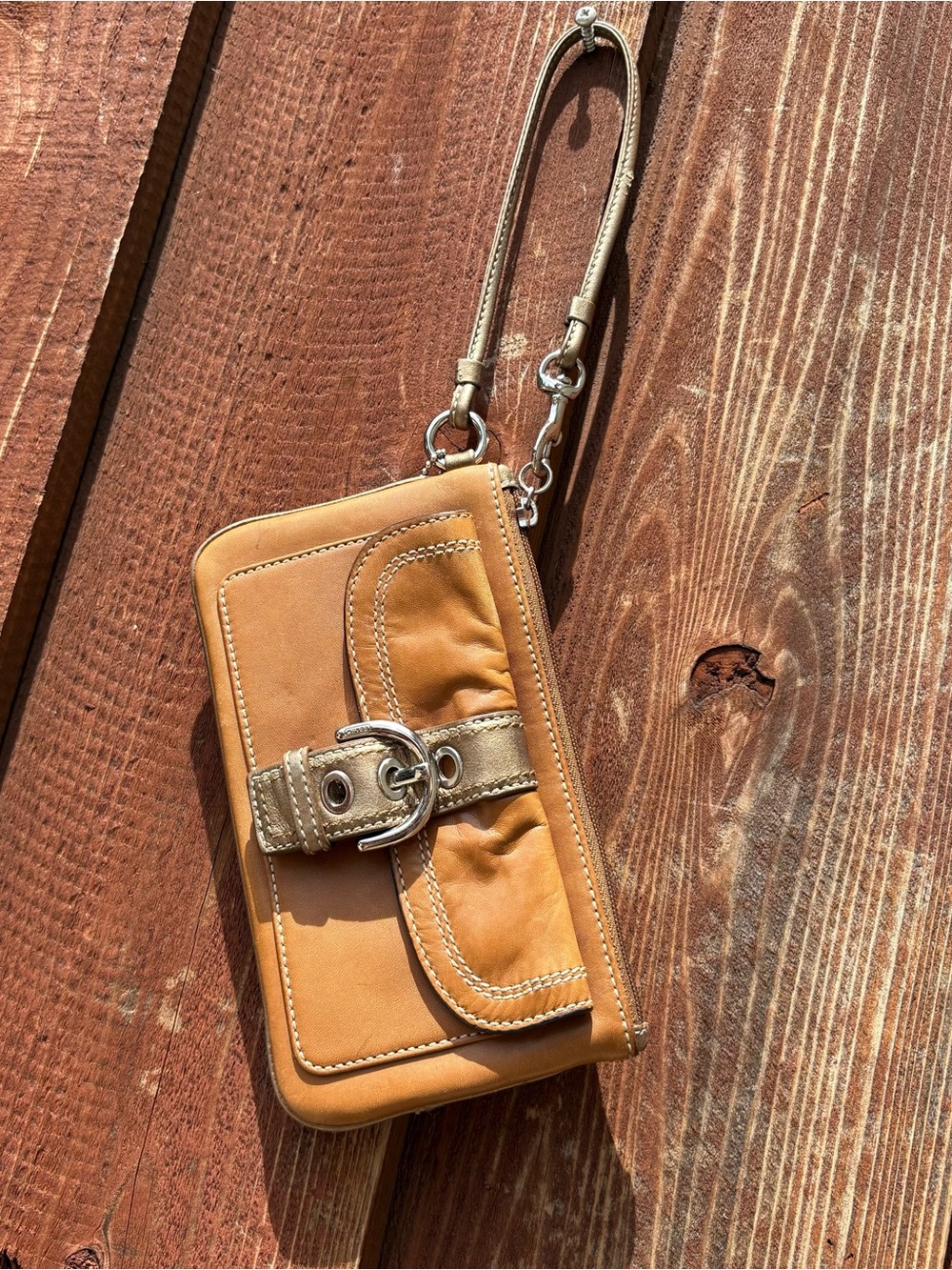 Coach Vintage Leather Wristlet w/ Metallic Trim Tan Clutch